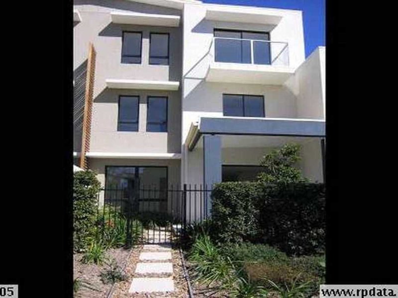 Photo - 79 Riverwalk Avenue, Robina QLD 4226 - Image 7