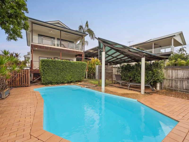 Photo - 79 Seaville Avenue, Scarborough QLD 4020 - Image 1