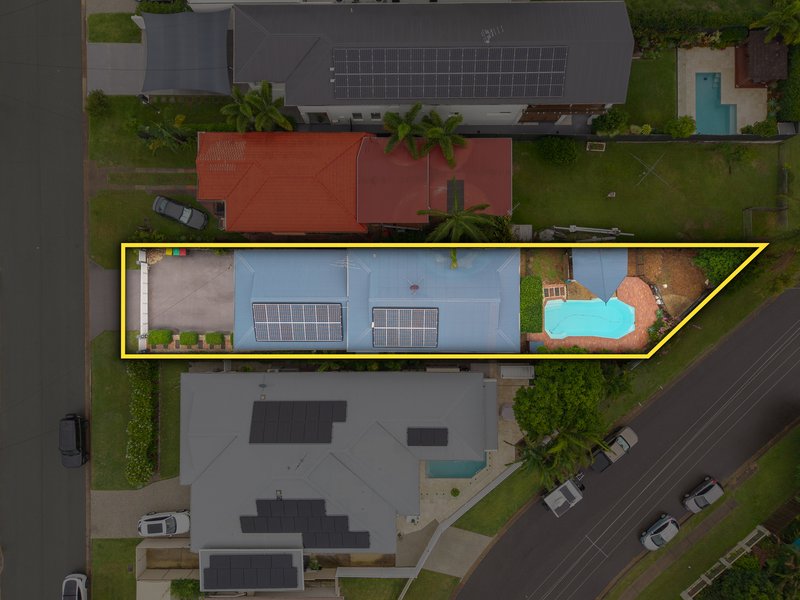 Photo - 79 Seaville Avenue, Scarborough QLD 4020 - Image 2