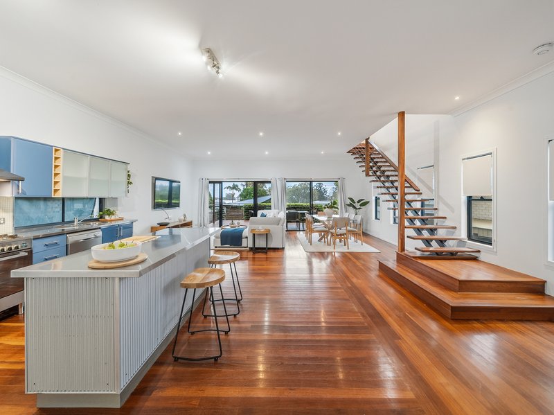 Photo - 79 Seaville Avenue, Scarborough QLD 4020 - Image 4