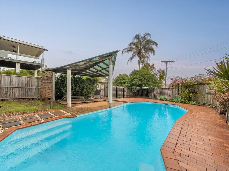Photo - 79 Seaville Avenue, Scarborough QLD 4020 - Image 18