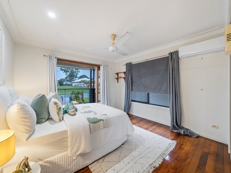 Photo - 79 Seaville Avenue, Scarborough QLD 4020 - Image 21