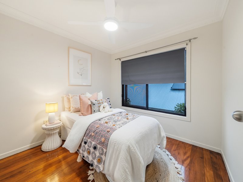 Photo - 79 Seaville Avenue, Scarborough QLD 4020 - Image 24