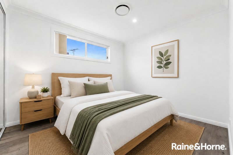 Photo - 79 Seventh Avenue, Austral NSW 2179 - Image 9
