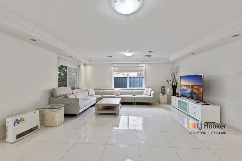 Photo - 79 St Clair Avenue, St Clair NSW 2759 - Image 3