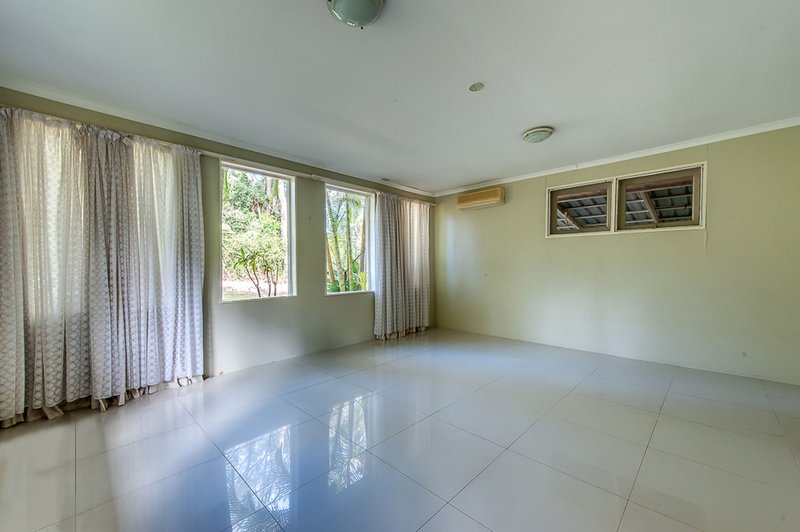 Photo - 79 Sugars Road, Bellbowrie QLD 4070 - Image 5