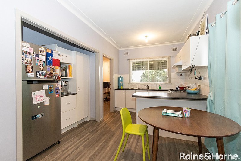 Photo - 79 Sydney Road, Kelso NSW 2795 - Image 3