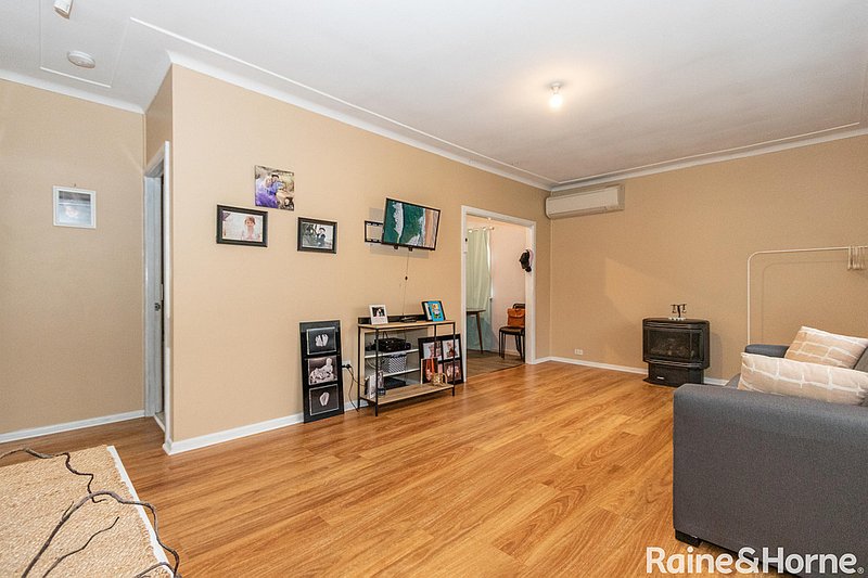 Photo - 79 Sydney Road, Kelso NSW 2795 - Image 4