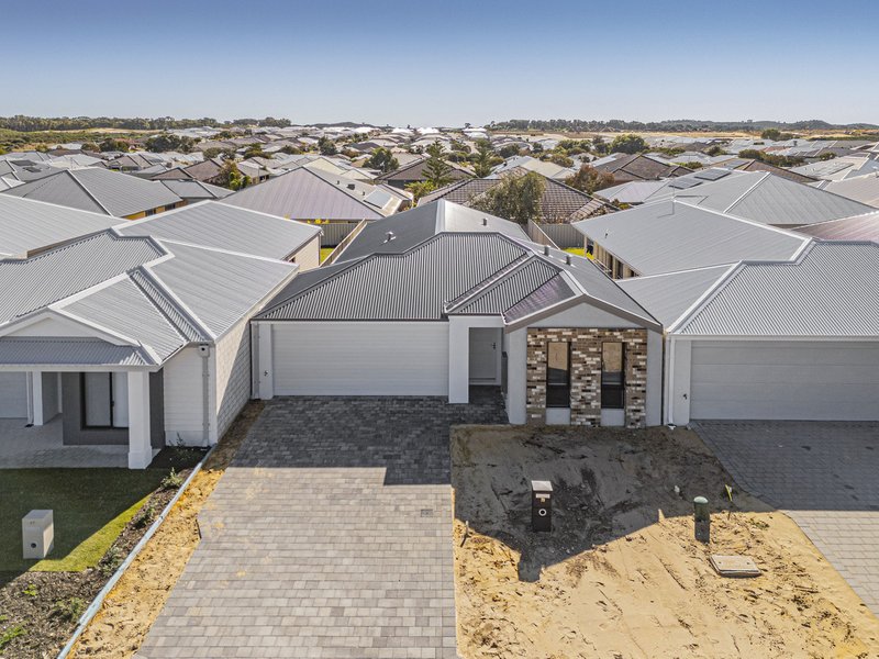 Photo - 79 Templetonia Boulevard, Yanchep WA 6035 - Image 18