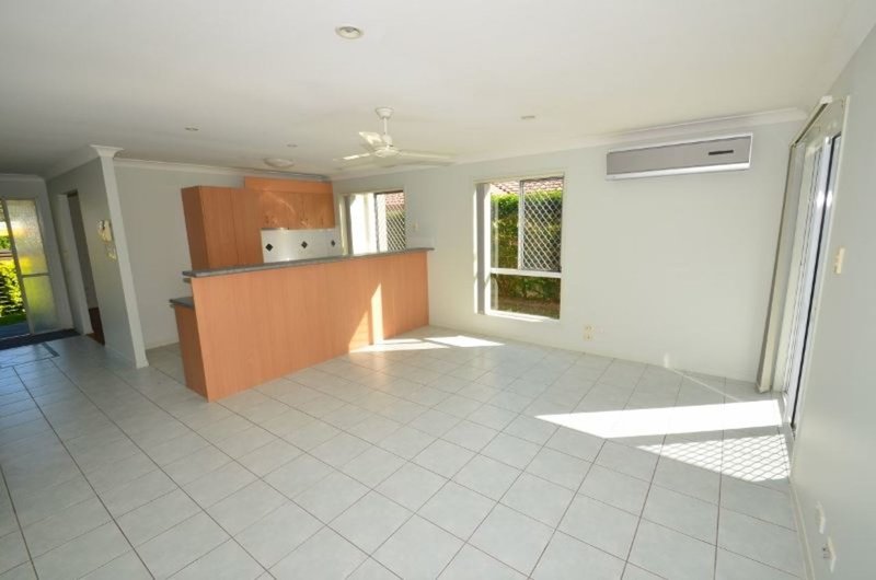 Photo - 79 Tiger Drive, Arundel QLD 4214 - Image 5