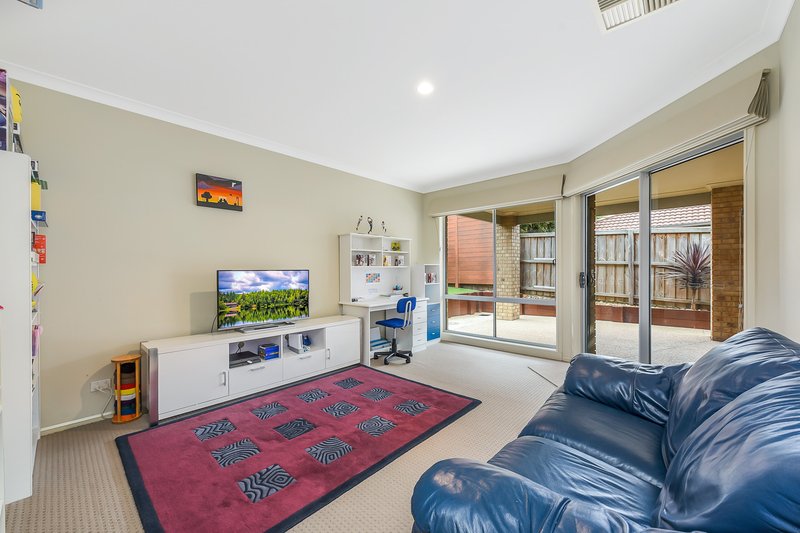 Photo - 79 Viewgrand Drive, Berwick VIC 3806 - Image 10