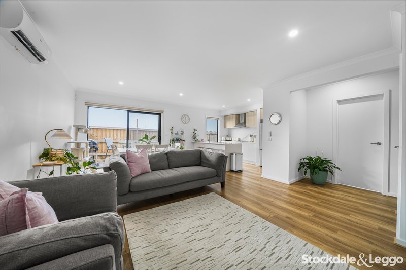Photo - 79 Wanderer Circuit, Wollert VIC 3750 - Image 7