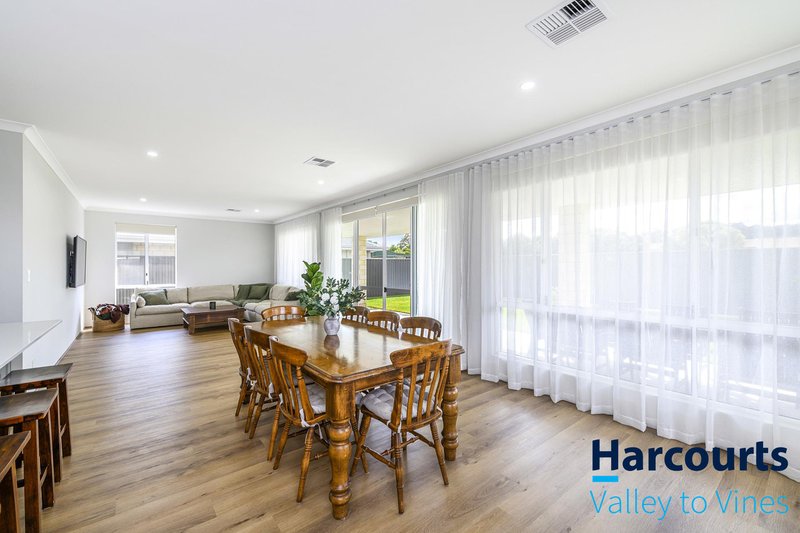 Photo - 79 Wylde Boulevard, Bullsbrook WA 6084 - Image 9