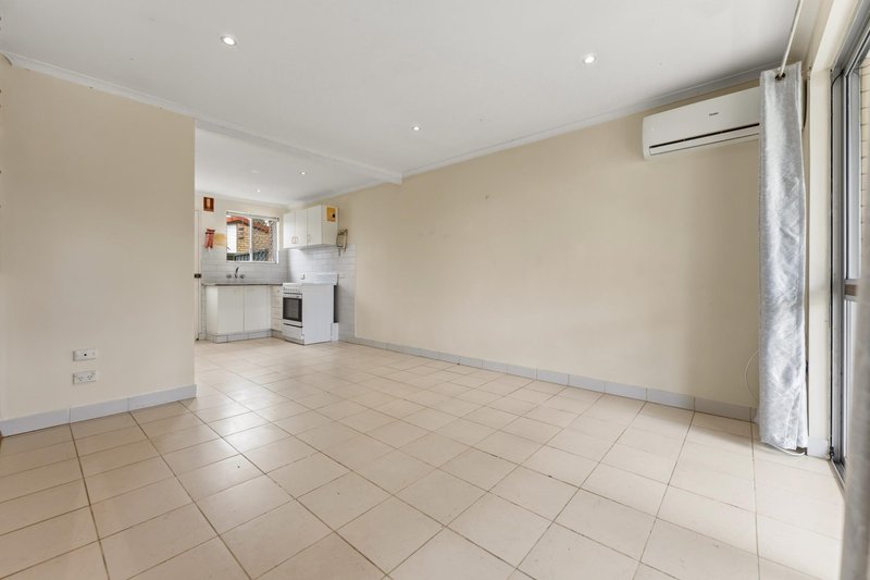 Photo - 7/90 Milne Street, Mount Warren Park QLD 4207 - Image 4