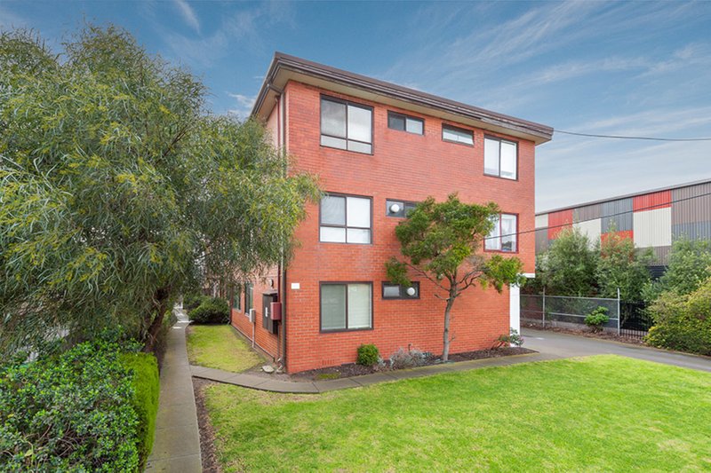 Photo - 7/90 Roseberry Street, Ascot Vale VIC 3032 - Image 2