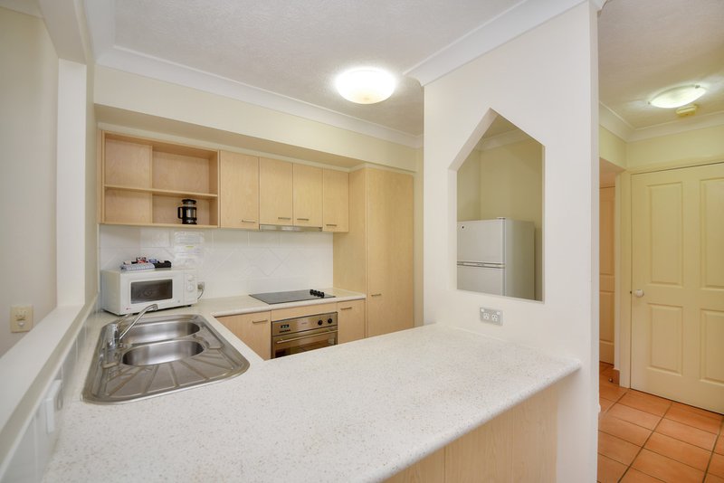 Photo - 7/93 Old Burleigh Road, Broadbeach QLD 4218 - Image 5