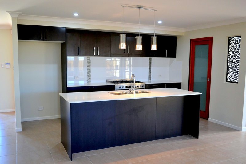 Photo - 7a Barrams Road, South Ripley QLD 4306 - Image 3