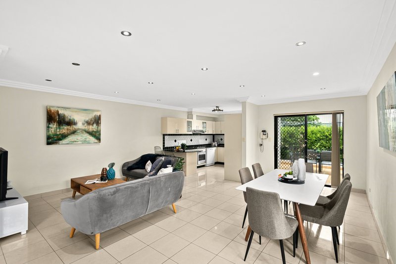 Photo - 7A Barry Avenue, Mortdale NSW 2223 - Image 4