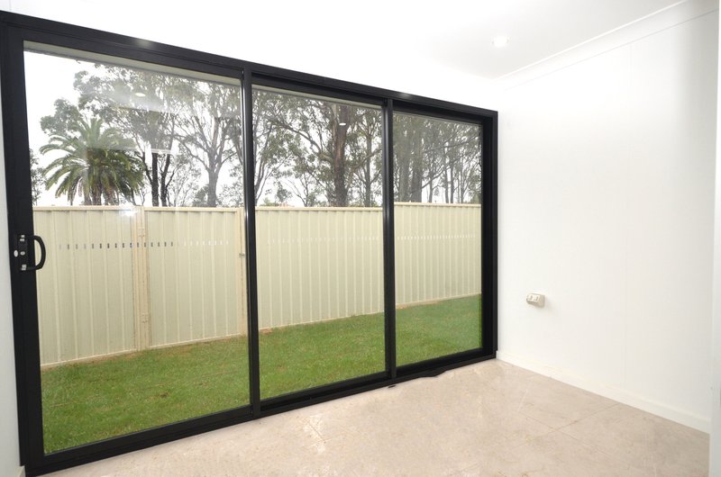 Photo - 7A Clayton Place, Girraween NSW 2145 - Image 5