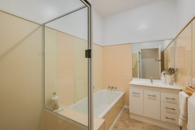 Photo - 7A Garde Street, Centenary Heights QLD 4350 - Image 16