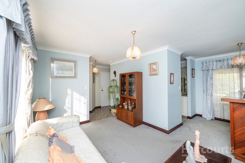 Photo - 7a Gould Place, Marangaroo WA 6064 - Image 3