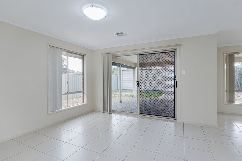 Photo - 7A Harcourt Terrace, Salisbury North SA 5108 - Image 9