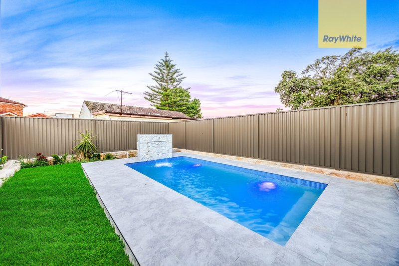 Photo - 7A Pindari Crescent, South Wentworthville NSW 2145 - Image 5