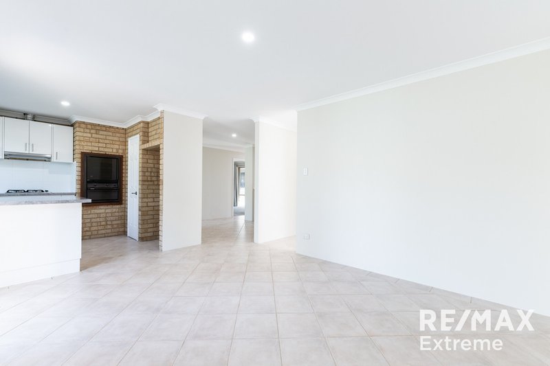 Photo - 7A Pinegrove Mews, Currambine WA 6028 - Image 9