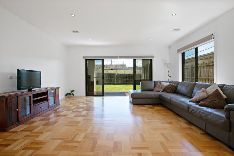 Photo - 7A Ridge Road, Oak Park VIC 3046 - Image 7