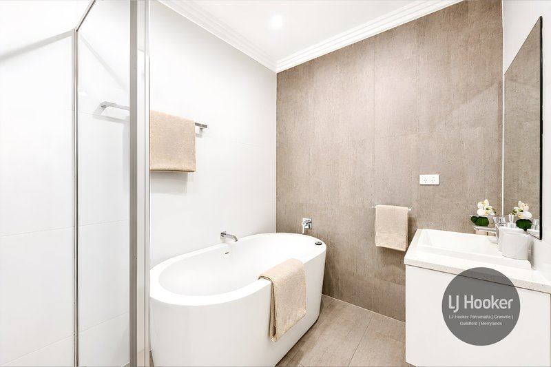 Photo - 7a Robyn Street, Woodpark NSW 2164 - Image 9