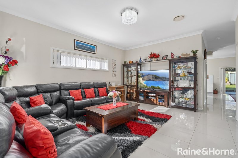 Photo - 7A Ruth Place, Minto NSW 2566 - Image 2