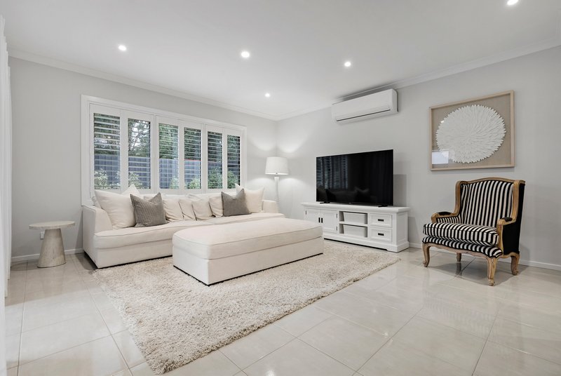 Photo - 7B Blaxland Drive, Rowville VIC 3178 - Image 3