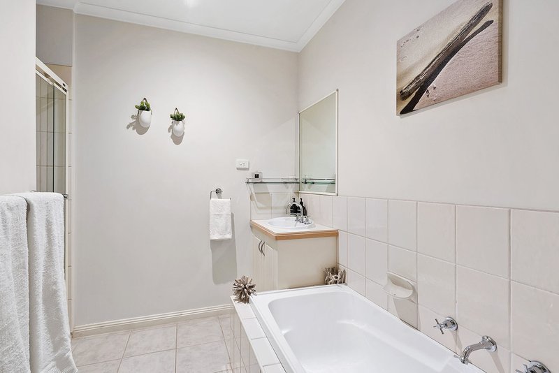 Photo - 7B Clyve Avenue, Mentone VIC 3194 - Image 10