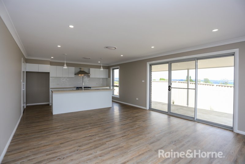 Photo - 7B Ignatius Place, Kelso NSW 2795 - Image 7