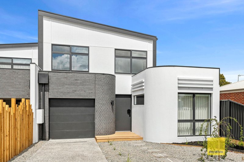 Photo - 7B Lomond Terrace, East Geelong VIC 3219 - Image 2