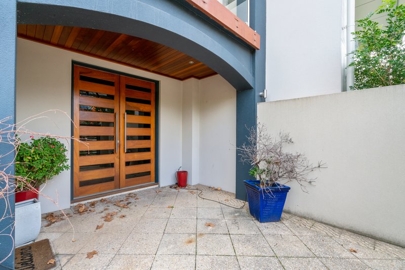 Photo - 7B Moreau Mews, Applecross WA 6153 - Image 2