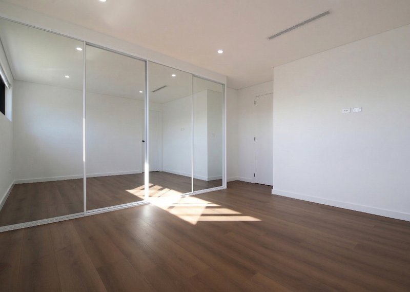 Photo - 7C Kawana Street, Bass Hill NSW 2197 - Image 4