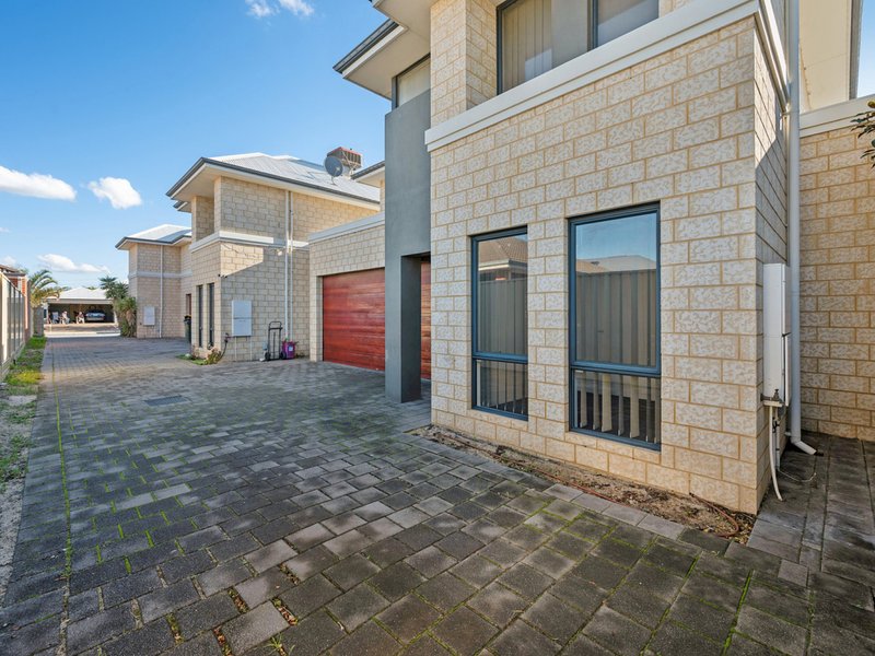Photo - 7C Madras Way, Southern River WA 6110 - Image 2