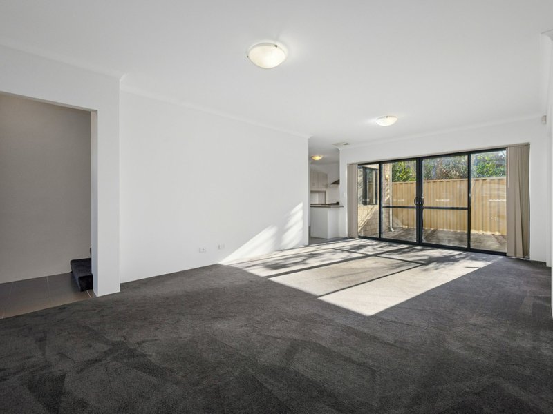 Photo - 7C Madras Way, Southern River WA 6110 - Image 5