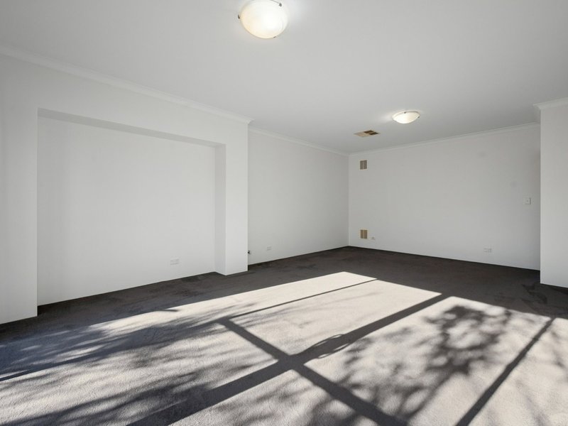 Photo - 7C Madras Way, Southern River WA 6110 - Image 7