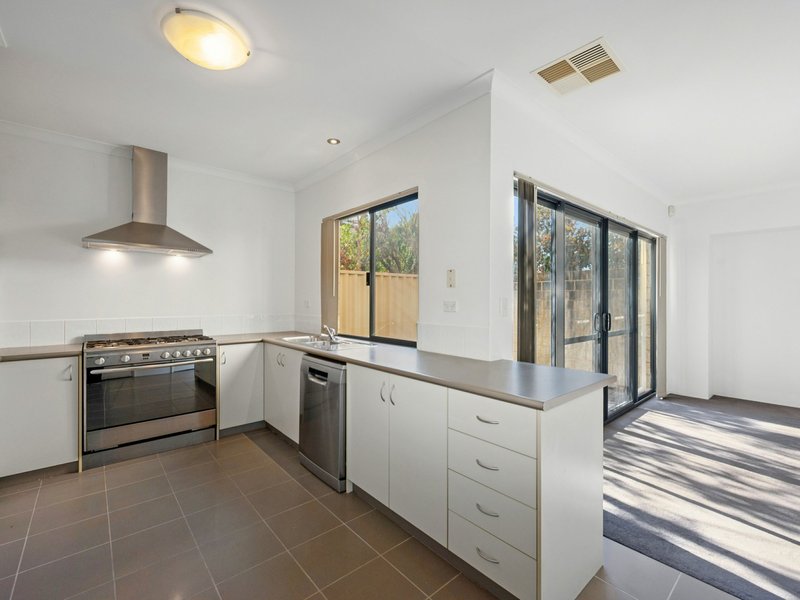 Photo - 7C Madras Way, Southern River WA 6110 - Image 10