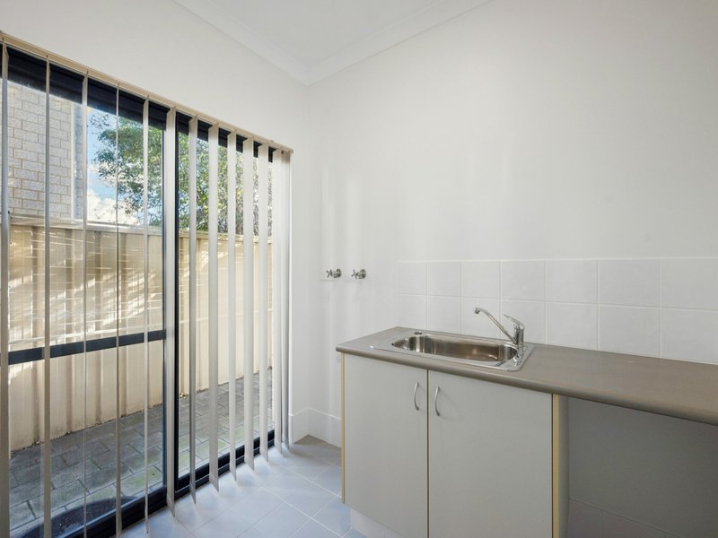 Photo - 7C Madras Way, Southern River WA 6110 - Image 12