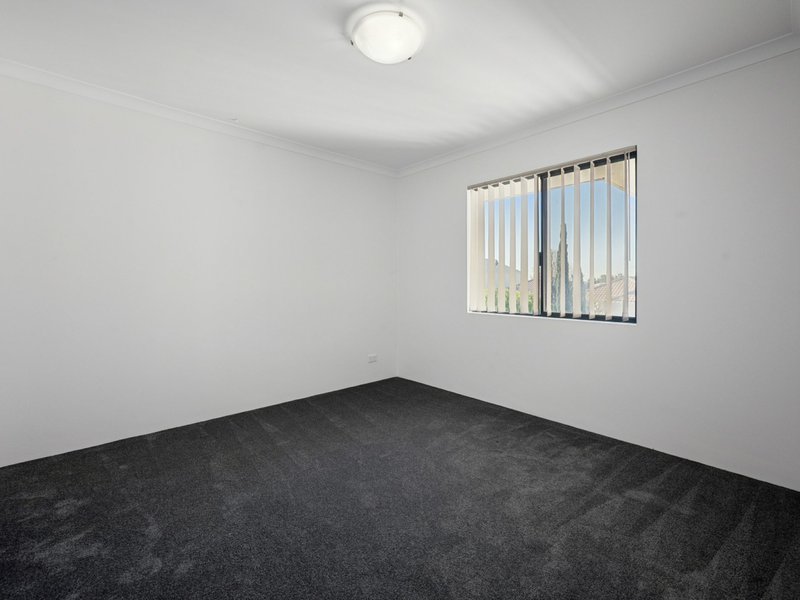 Photo - 7C Madras Way, Southern River WA 6110 - Image 18
