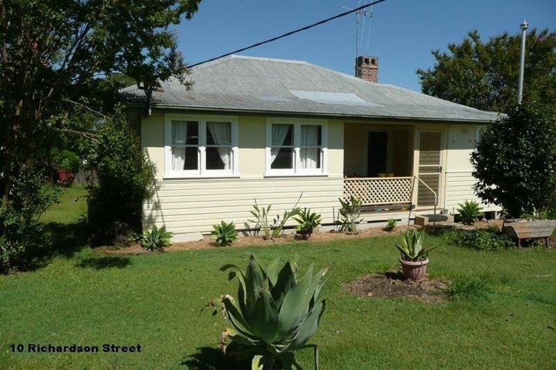 Photo - 8 & 10 Richardson Street, Taree NSW 2430 - Image 2