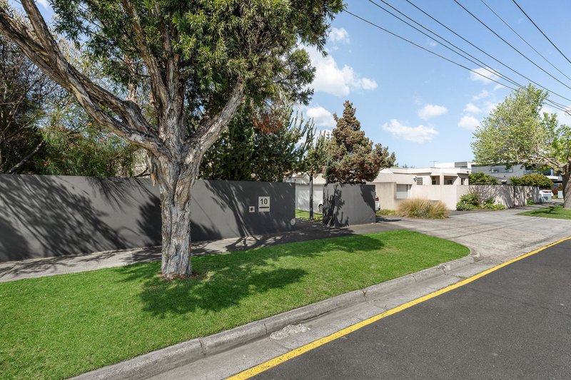 Photo - 8-10 Sea Parade, Mentone VIC 3194 - Image 6