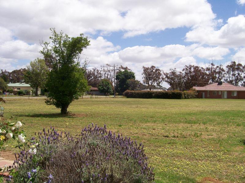 Photo - 8-14 Flynn Street, Berrigan NSW 2712 - Image 12