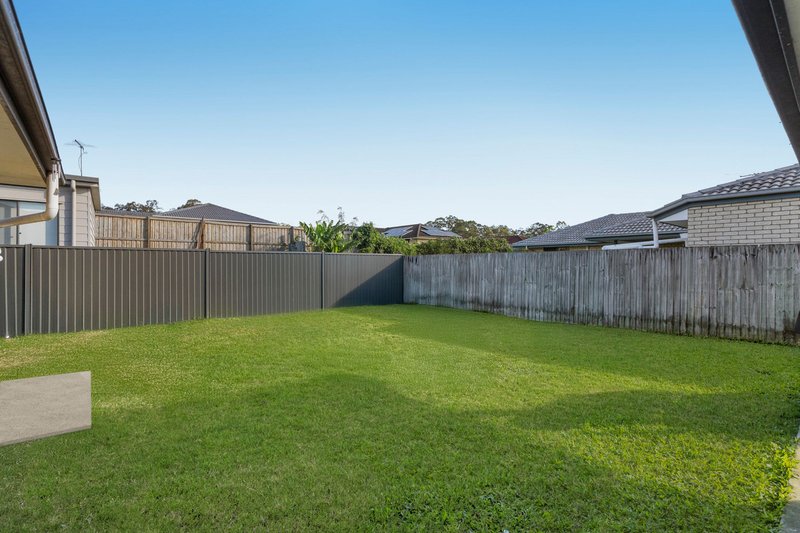 Photo - 8 & 8A Barker Close, Goodna QLD 4300 - Image 16
