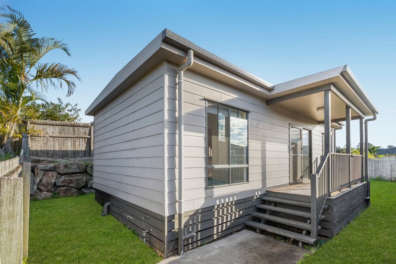Photo - 8 & 8A Barker Close, Goodna QLD 4300 - Image 18