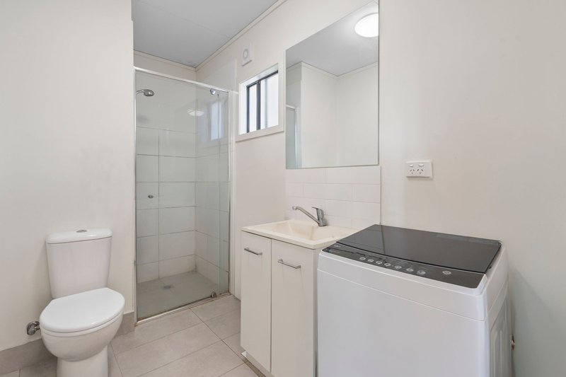 Photo - 8 & 8A Barker Close, Goodna QLD 4300 - Image 21