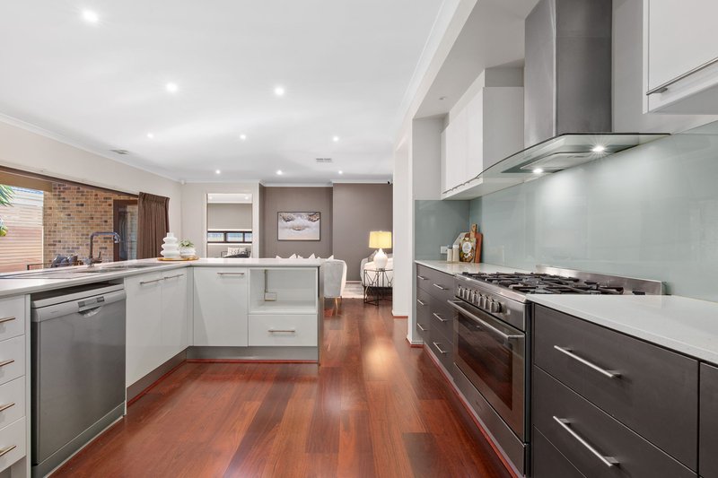 Photo - 8 Abercrombie Grove, Epping VIC 3076 - Image 3